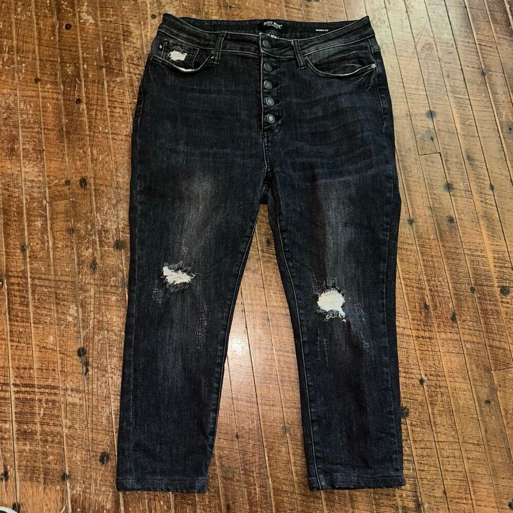 Judy Blue destroyed black stretchy 11/30 skinny cropped jeans